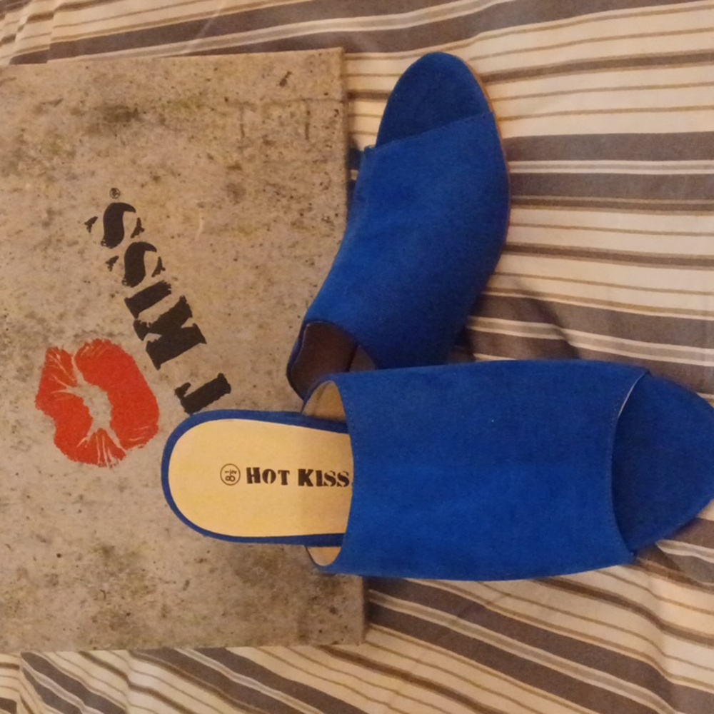 Shoes - Picture 4 of 4